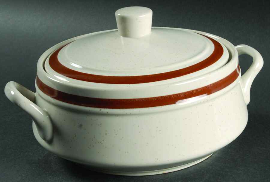 Sanibel 2 Qt Round Covered Casserole by Japan-1