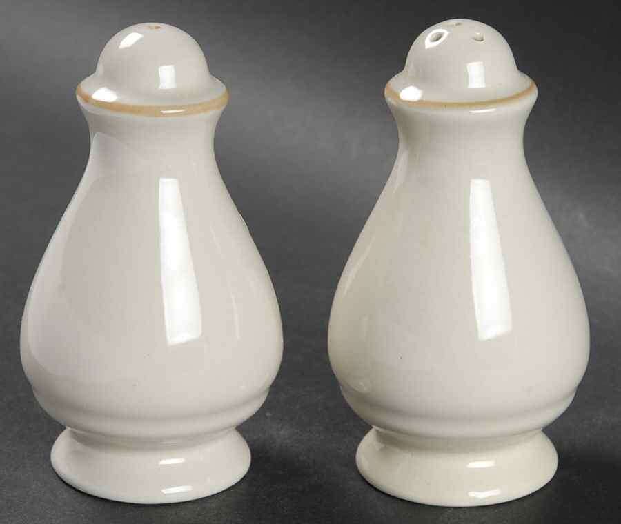 Simplicity Salt & Pepper Set by Japan-1
