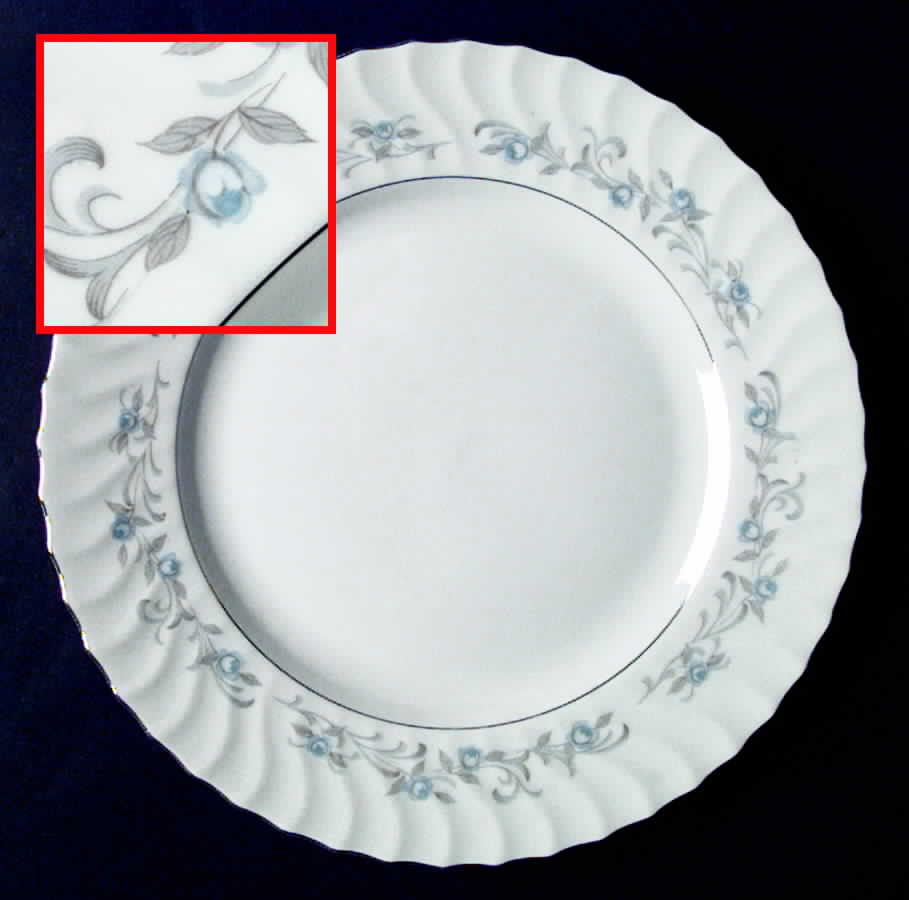 Trellis Dinner Plate by Japan-1