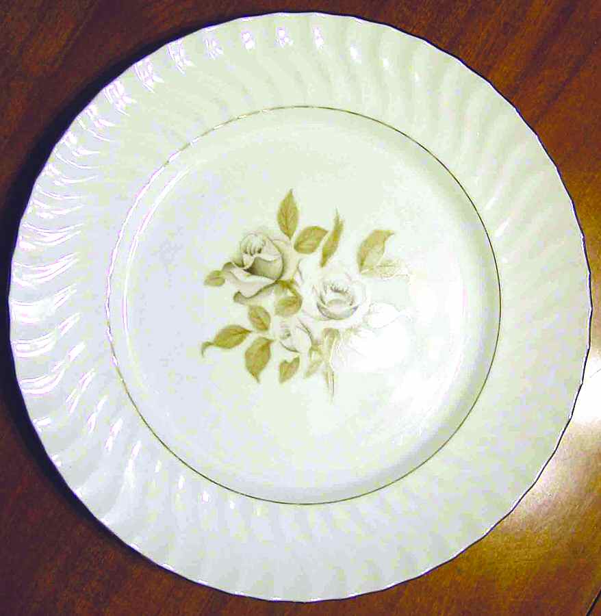 Waverly Dinner Plate by Japan-1
