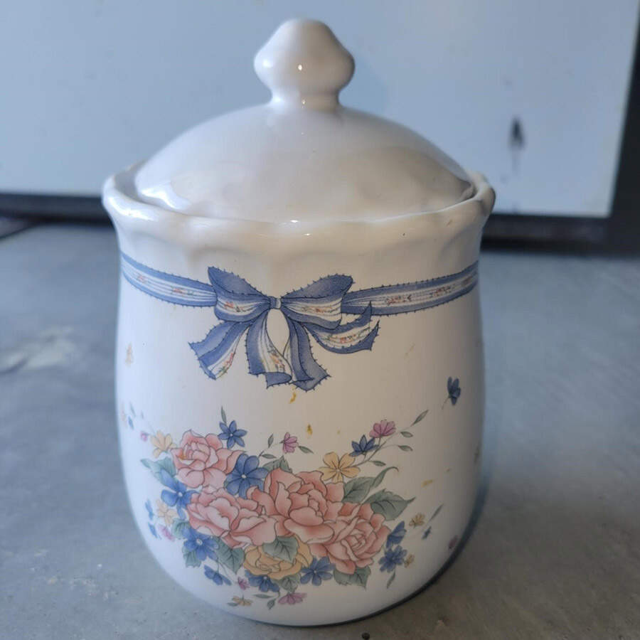 JAR1 Medium Canister & Lid by Jardin-1