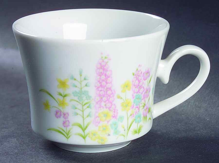 Jennifer Flat Cup & Saucer Set by Jardin-1