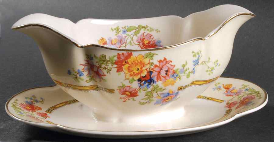 Acanthus Gravy Boat with Attached Underplate by Johnson Brothers-1