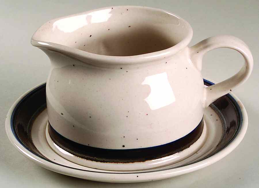 Bahia Gravy Boat & Underplate by Johnson Brothers-1