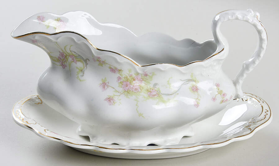 The Baroda Gravy Boat & Underplate/Relish by Johnson Brothers-1
