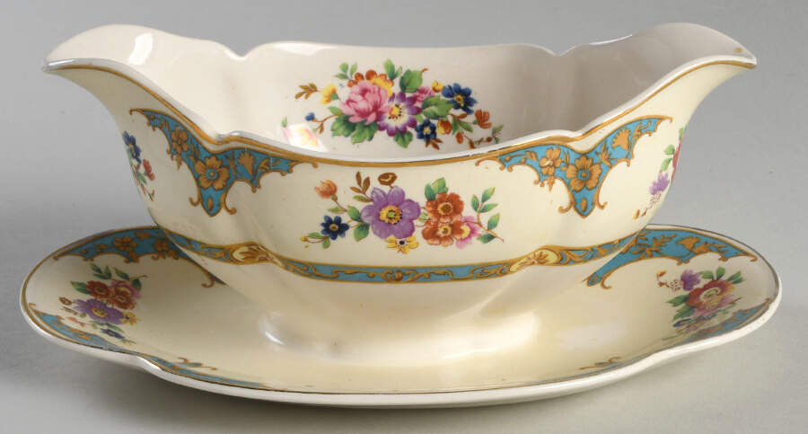 Belgravia Gravy Boat with Attached Underplate by Johnson Brothers-1