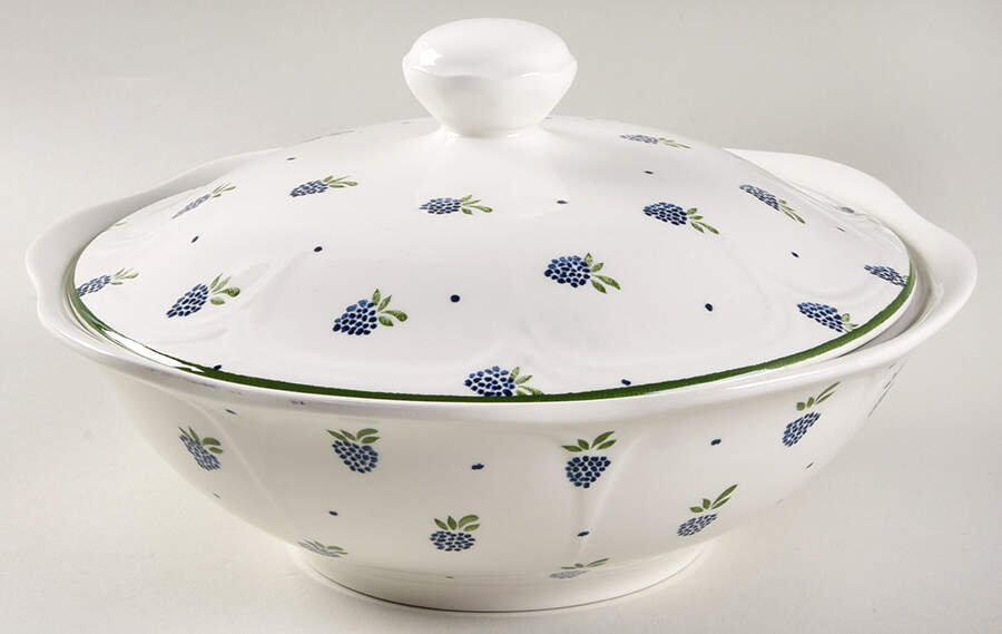 Berries Round Covered Vegetable by Johnson Brothers-1