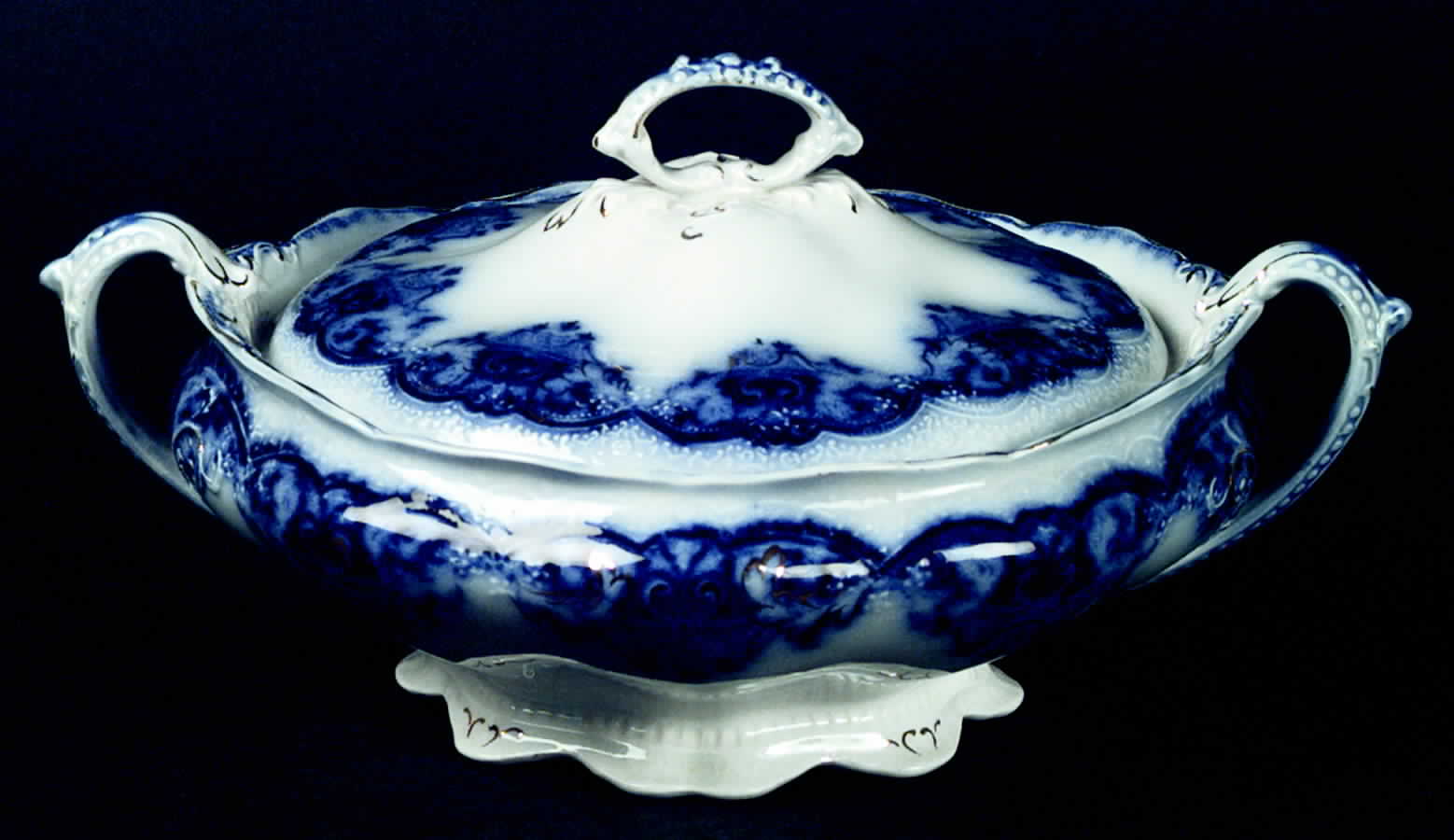 The Blue Danube Round Covered Vegetable by Johnson Brothers-1