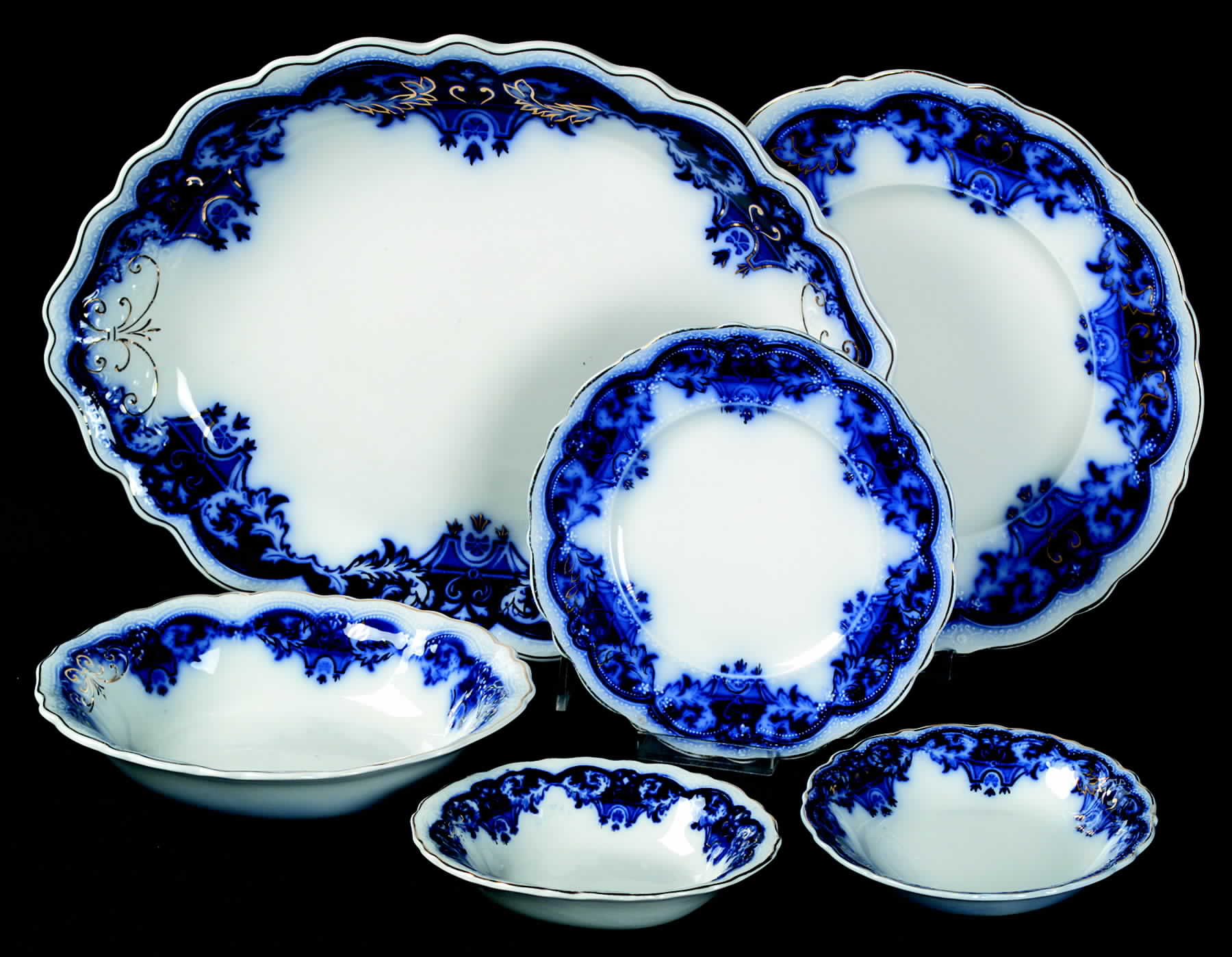 The Blue Danube Oval Fruit/Dessert Bowl by Johnson Brothers-1