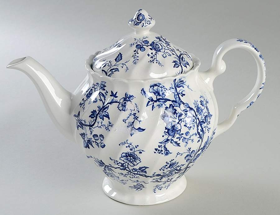 Bradbury Blue Teapot & Lid by Johnson Brothers-1