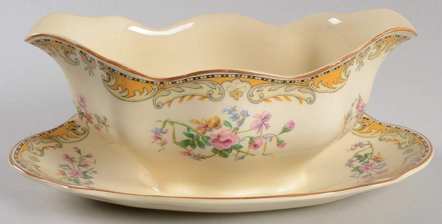 Brittany Gravy Boat with Attached Underplate by Johnson Brothers-1