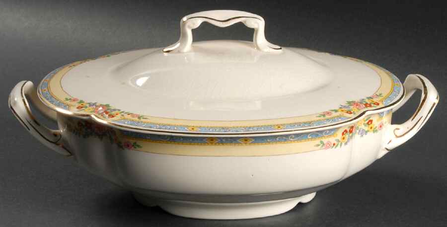 The Cambridge (Scalloped) Round Covered Vegetable by Johnson Brothers-1