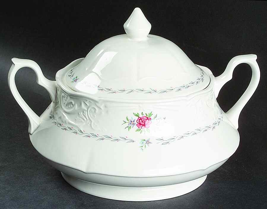 Caroline Round Covered Vegetable by Johnson Brothers-1