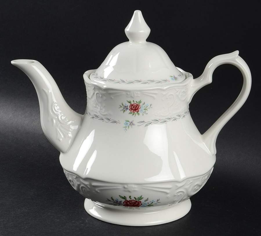 Caroline Teapot & Lid by Johnson Brothers-1