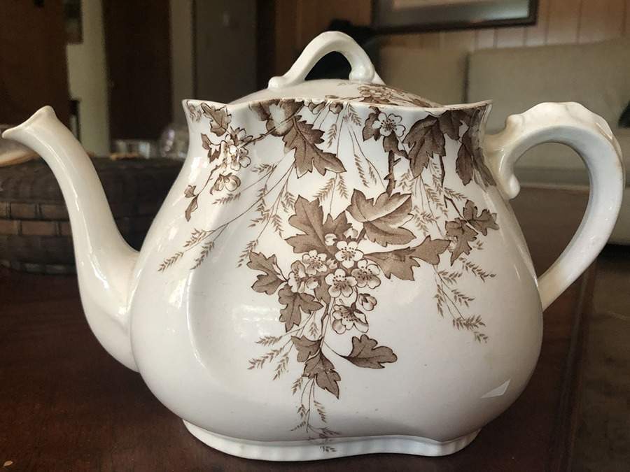Columbia Teapot & Lid by Johnson Brothers-1