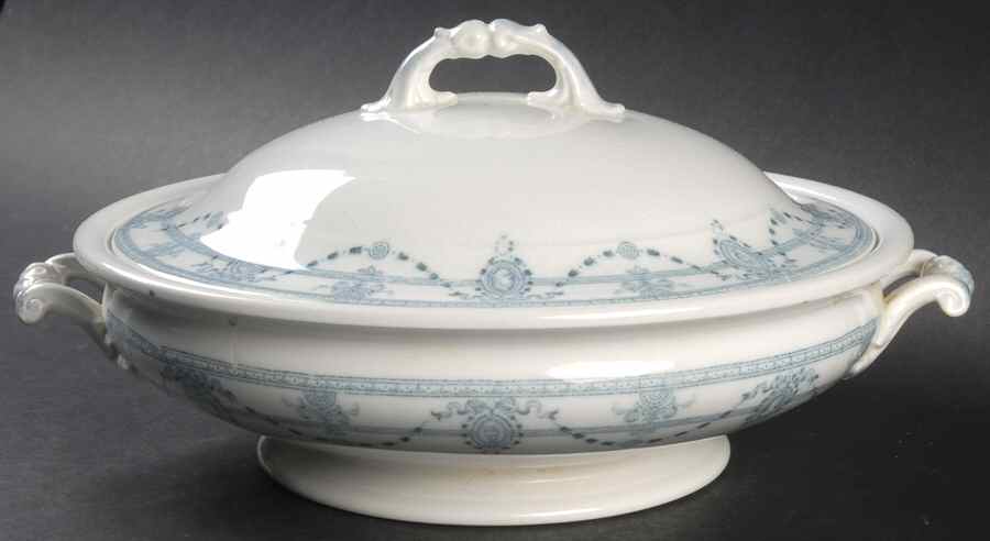 Davenport (No Trim) Round Covered Vegetable by Johnson Brothers-1