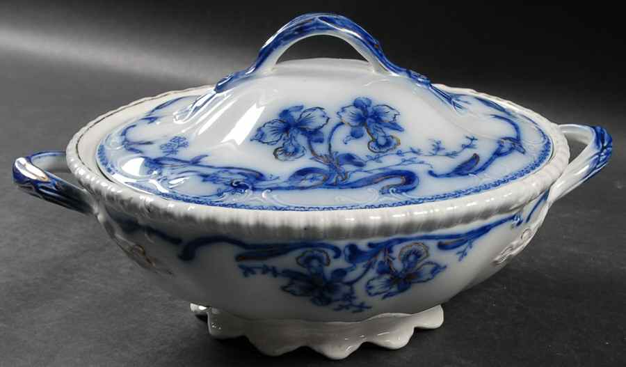 Delmonte (Flow Blue, Gold Accent) Round Covered Vegetable by Johnson Brothers-1