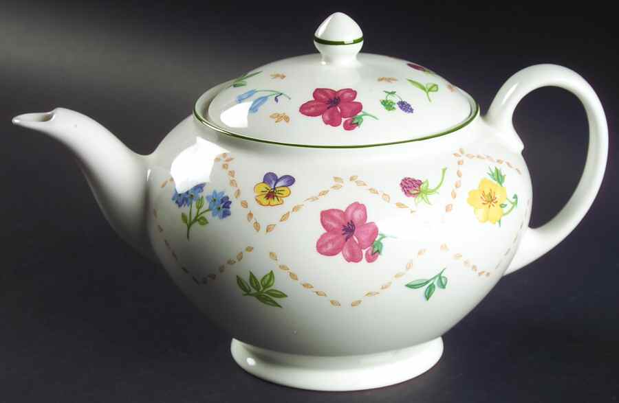 Diamond Flowers Teapot & Lid by Johnson Brothers-1