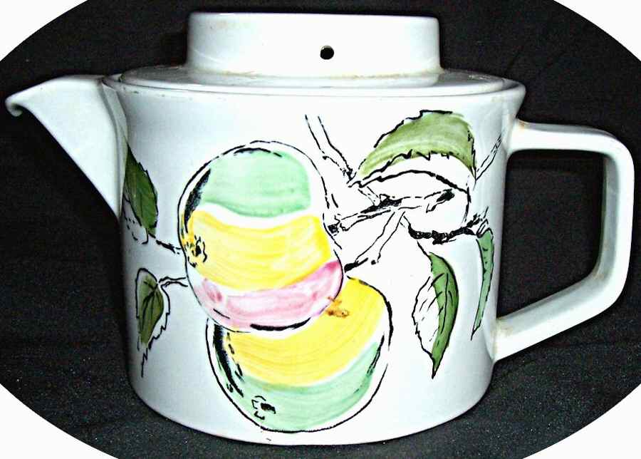 Dorado (White) Teapot & Lid by Johnson Brothers-1