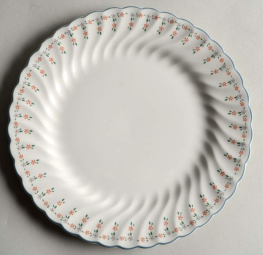 Dreamland Luncheon Plate by Johnson Brothers-1
