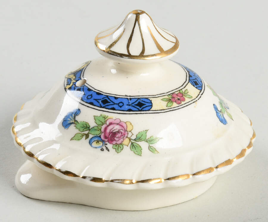 Eastbourne (Old English) Lid for Coffee Pot by Johnson Brothers-1
