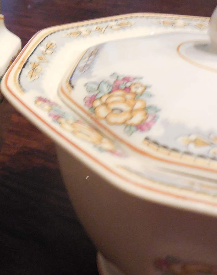 Eden Sugar Bowl & Lid by Johnson Brothers-1