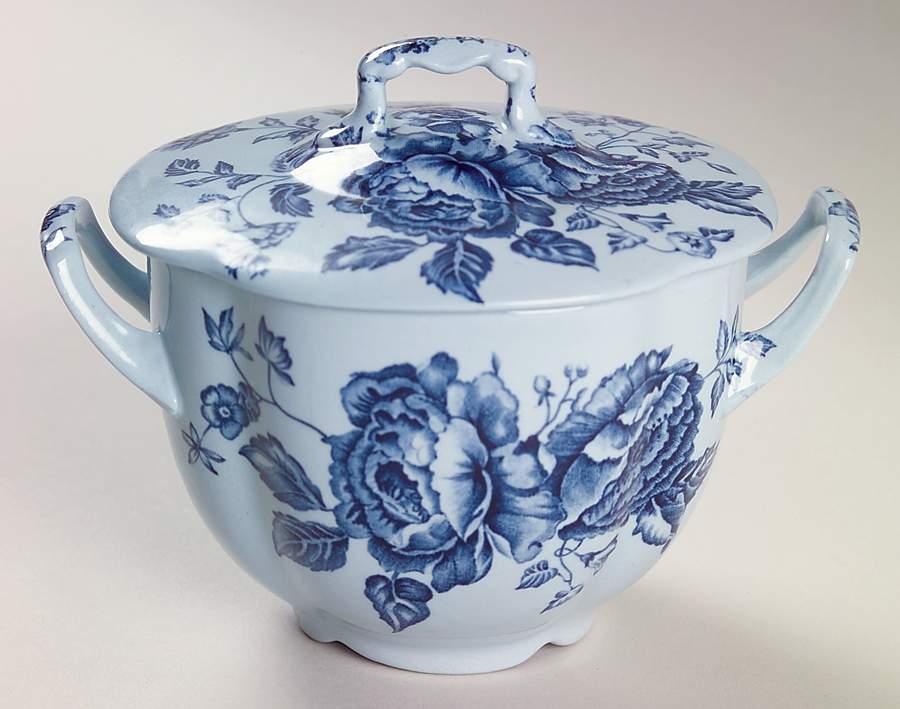 Elizabeth Blue (Blue Background) Sugar Bowl & Lid by Johnson Brothers-1