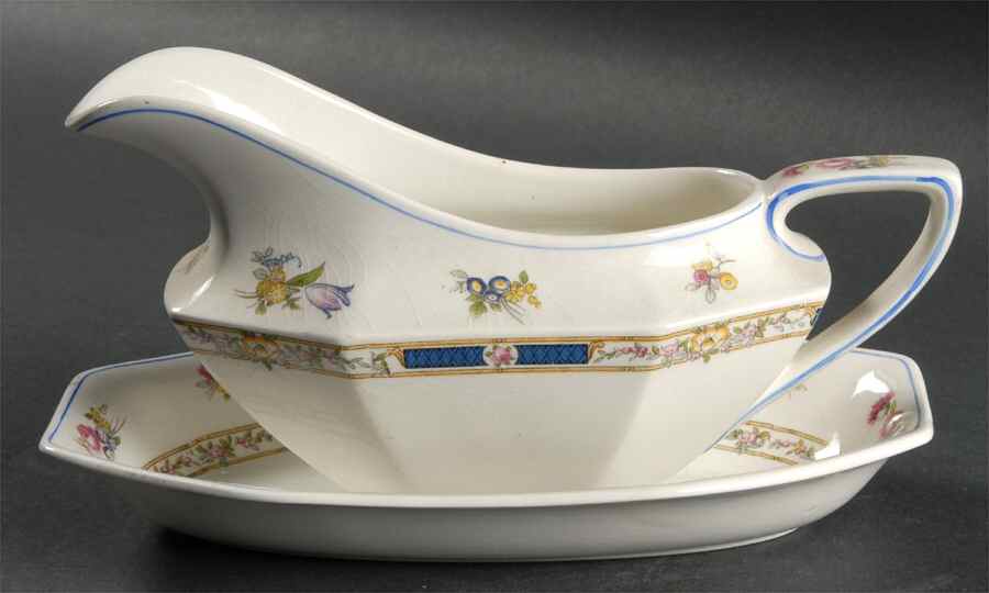 The Ellerton Gravy Boat & Underplate by Johnson Brothers-1