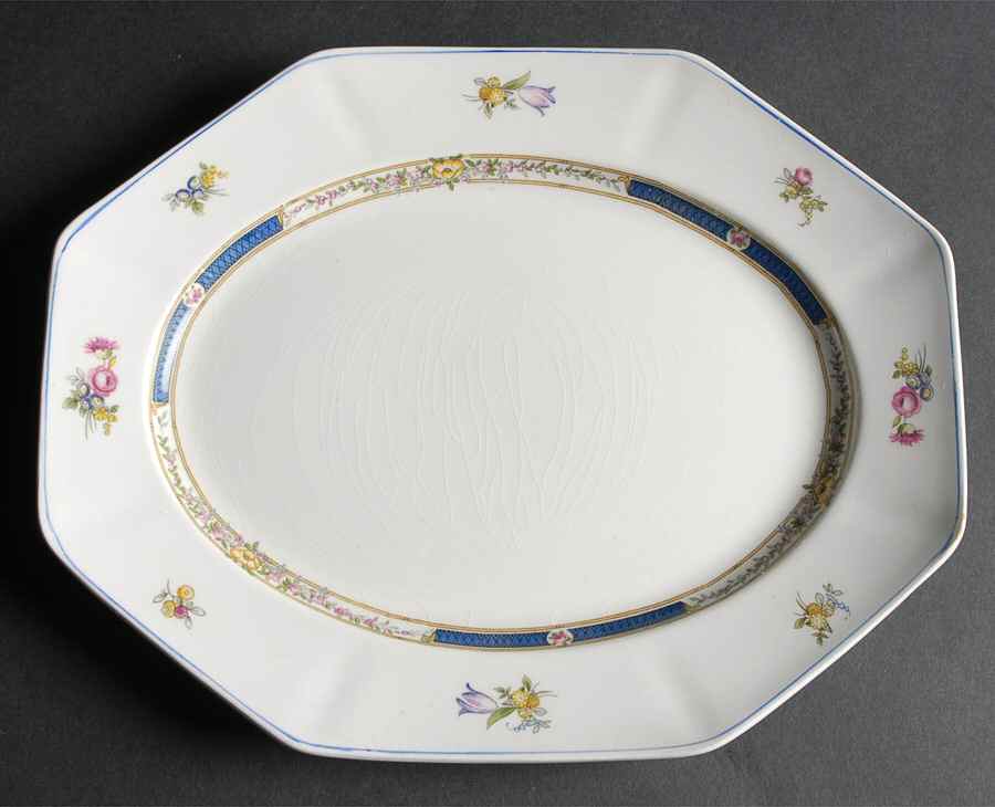 The Ellerton 10" Oval Serving Platter by Johnson Brothers-1