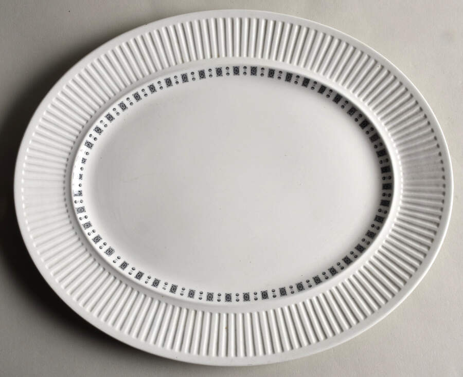 Embassy 11" Oval Serving Platter by Johnson Brothers-1