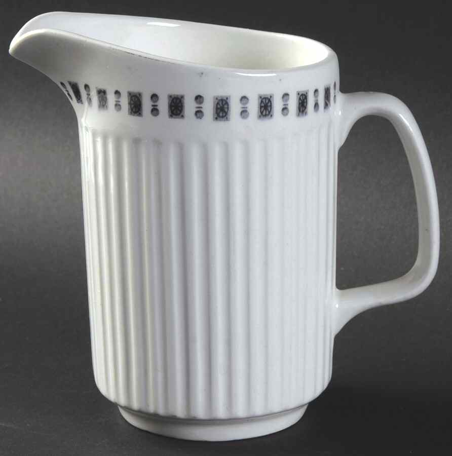 Embassy Creamer by Johnson Brothers-1