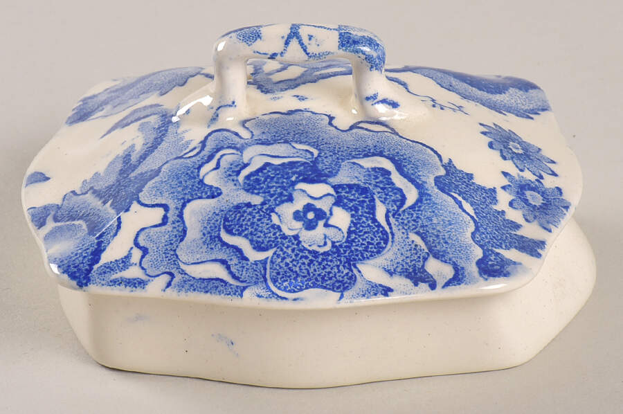 English Chippendale Blue Lid for Teapot by Johnson Brothers-1