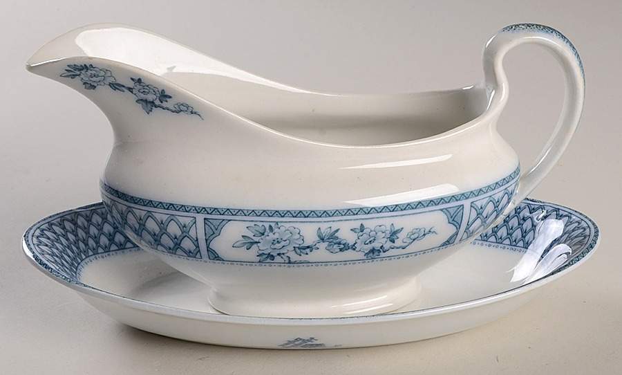 The Exeter Gravy Boat & Underplate by Johnson Brothers-1