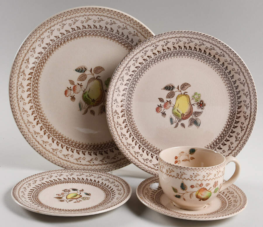 Fruit Sampler (Older) 40 Piece Estate Set by Johnson Brothers-1