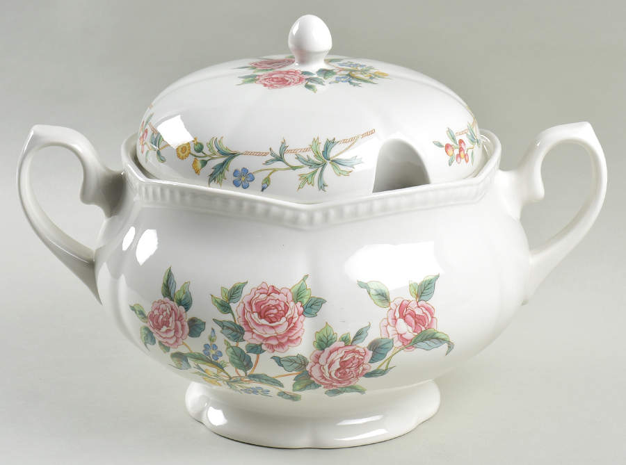 Garden Party Tureen &  Lid by Johnson Brothers-1