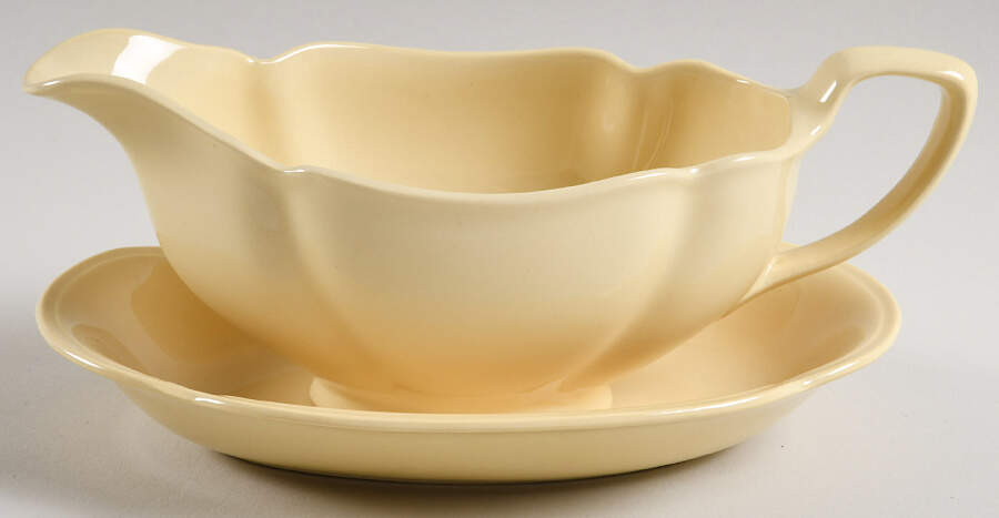 Goldendawn Gravy Boat & Underplate/Relish by Johnson Brothers-1