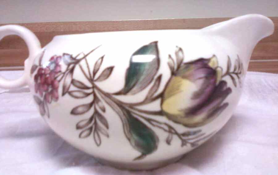 Hampshire Gravy Boat by Johnson Brothers-1