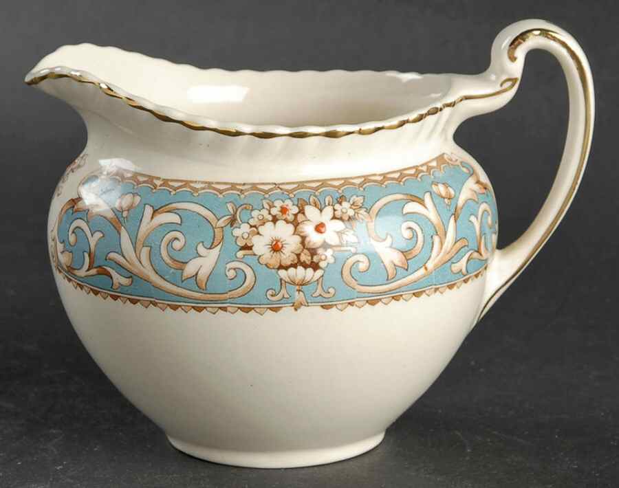 Hampton Creamer by Johnson Brothers-1