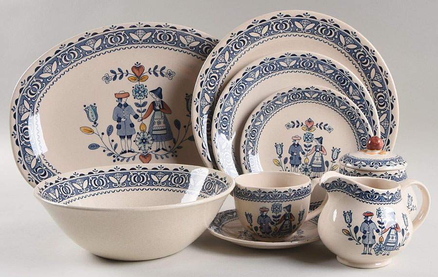 Hearts & Flowers Smooth 45 Piece Starter Set by Johnson Brothers-1