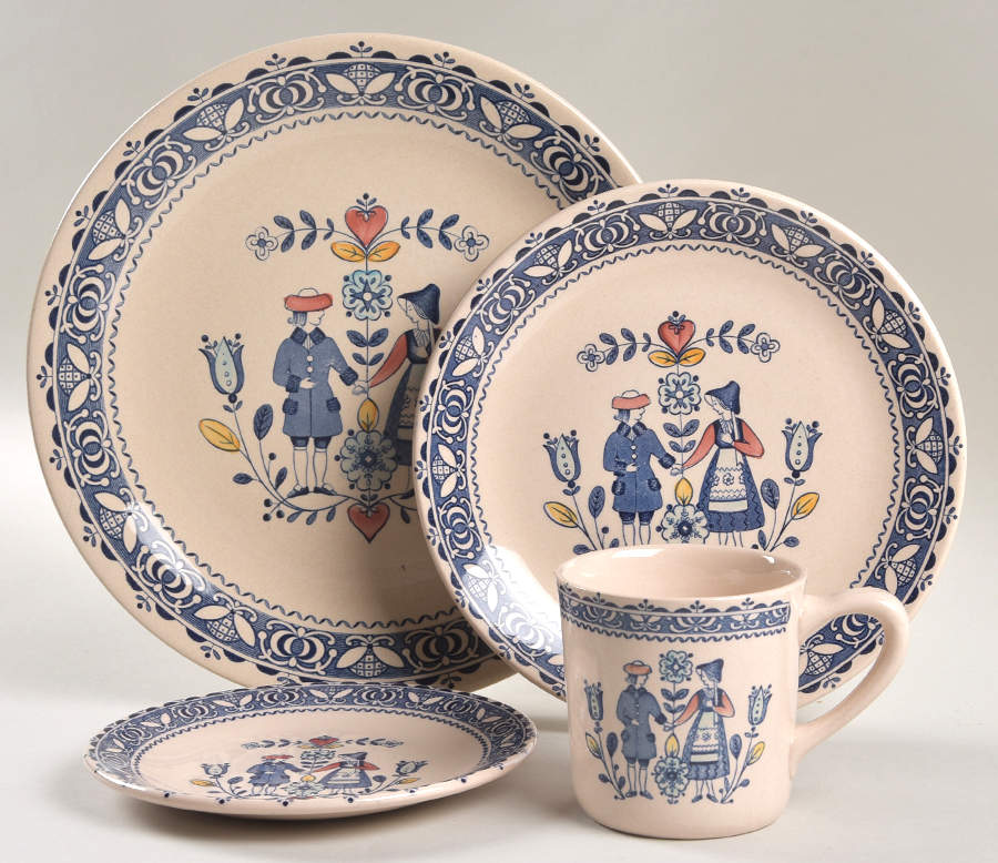 Hearts & Flowers Smooth 4 Piece Place Setting by Johnson Brothers-1