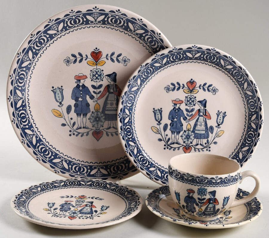 Hearts & Flowers Smooth 40 Piece Estate Set by Johnson Brothers-1