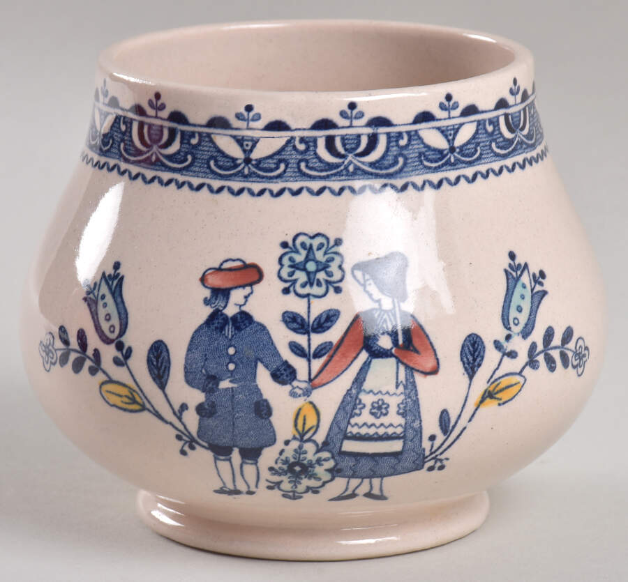 Hearts & Flowers Smooth Sugar Bowl No Lid by Johnson Brothers-1