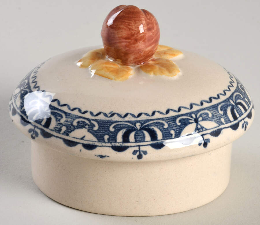 Hearts & Flowers Smooth Lid for Teapot by Johnson Brothers-1
