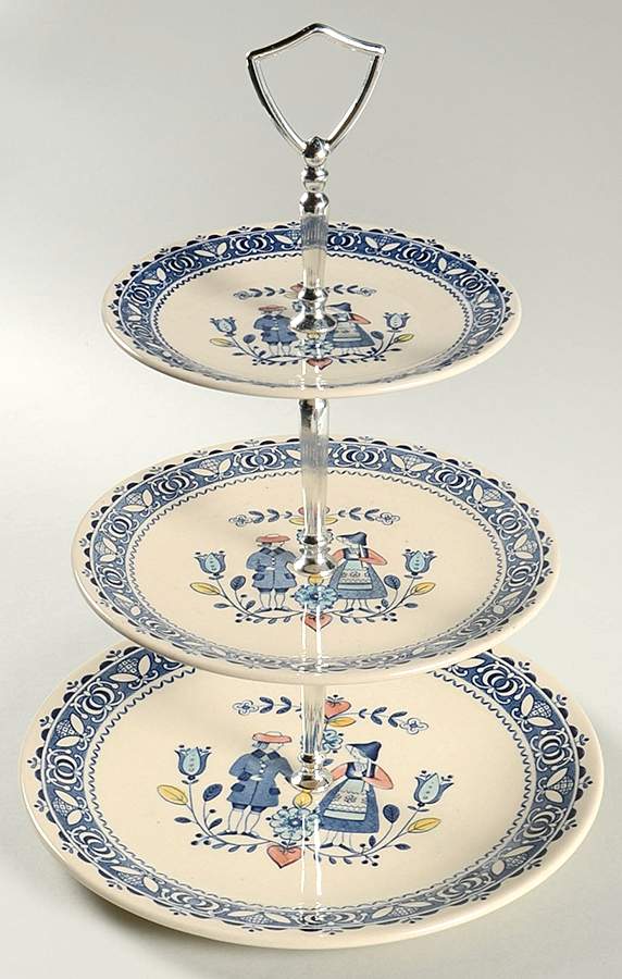 Hearts & Flowers Smooth 3-Tiered Serving Tray (DP, SP, BB) by Johnson Brothers-1