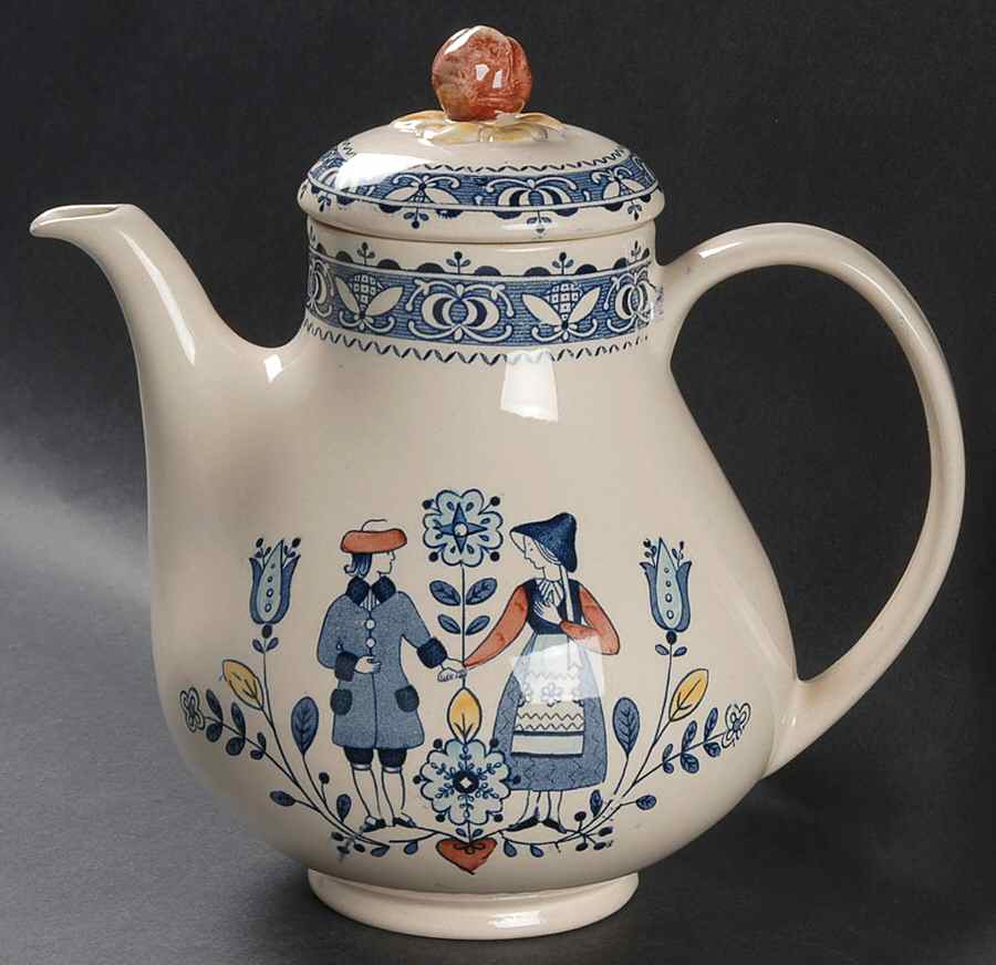 Hearts & Flowers Smooth Coffee Pot & Lid by Johnson Brothers-1