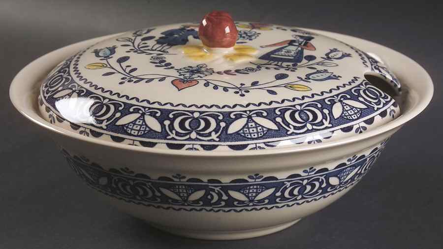 Hearts & Flowers Smooth Tureen &  Lid by Johnson Brothers-1