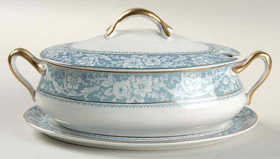 Henley Blue Gravy Boat & Lid w/Underplate by Johnson Brothers-1
