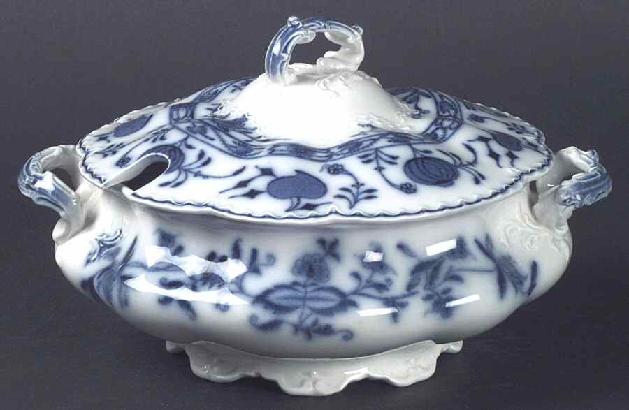 Holland (Flow Blue) Tureen &  Lid by Johnson Brothers-1