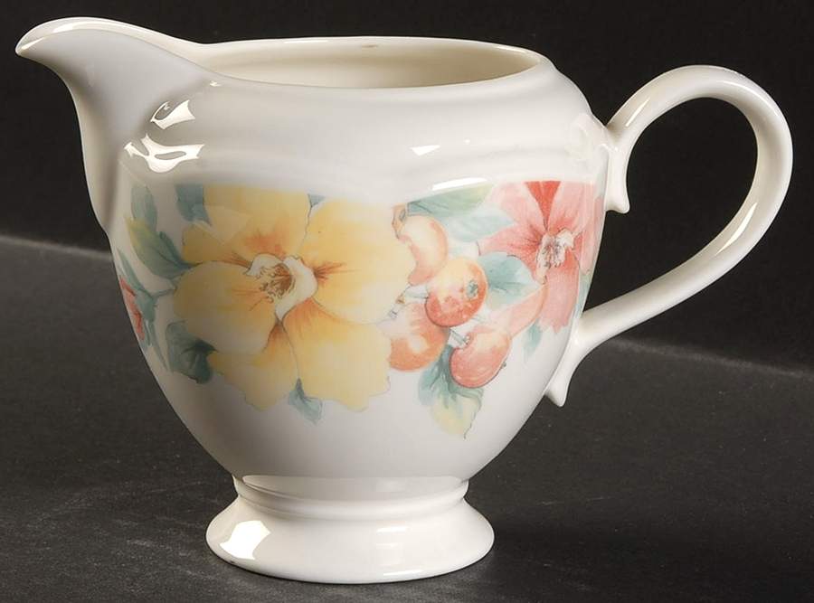 Hyde Park (Scalloped) Creamer by Johnson Brothers-1