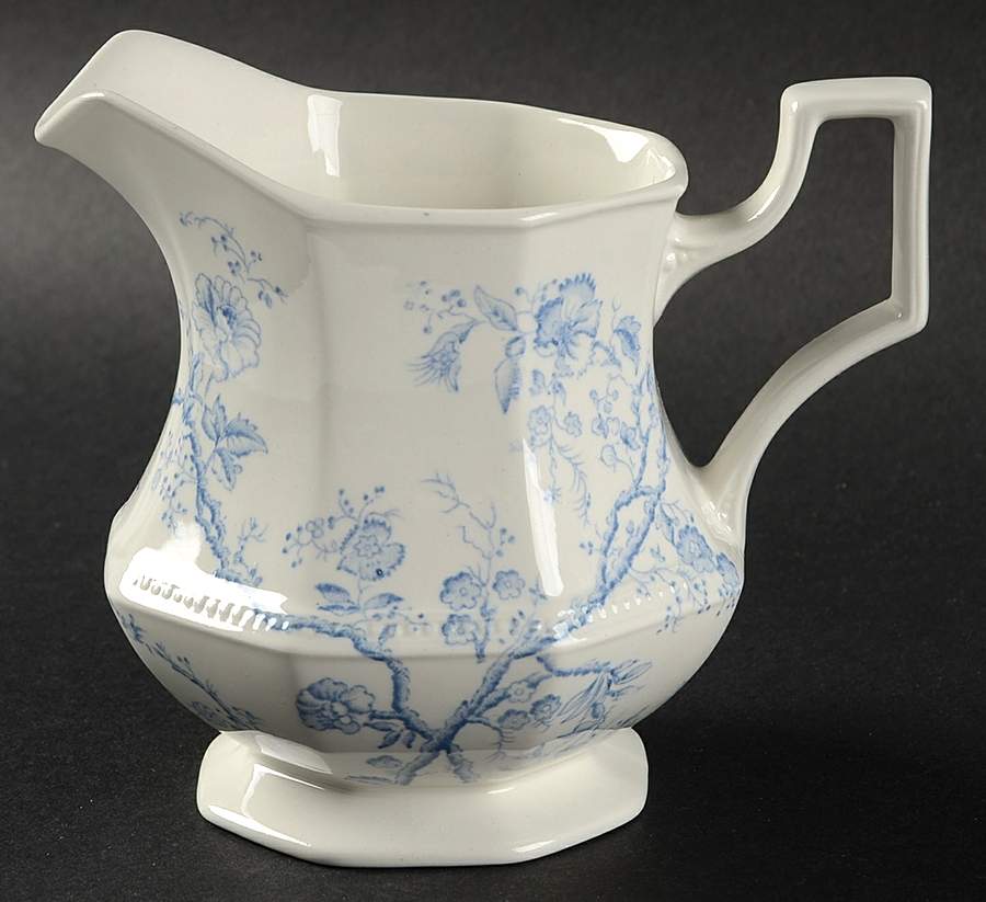 Hyde Park Blue (Heritage) Creamer by Johnson Brothers-1